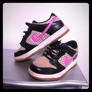 Nike Shoes - Nike sneaker Nike Shoes - Nike sneaker